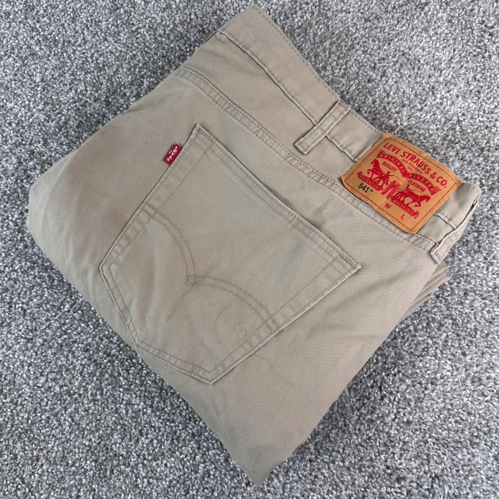 Levis 541 Athletic Taper Pants Mens 48x30 Khaki Tan Stretch Chino Casual NEW